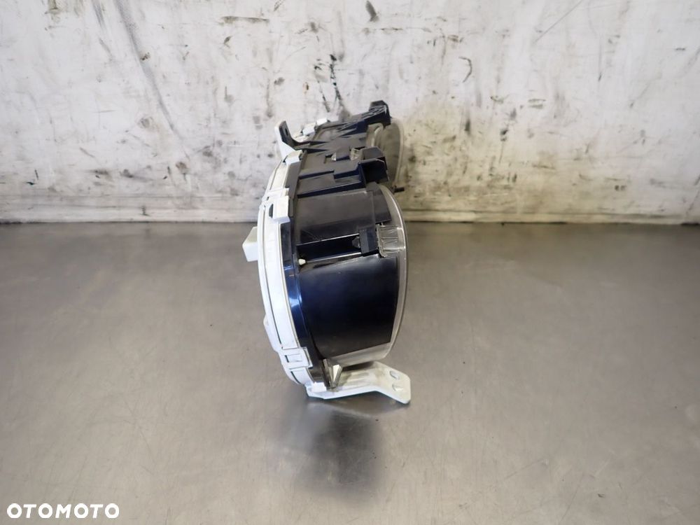 LICZNIK MITSUBISHI LANCER VIII 8100B127A - 6