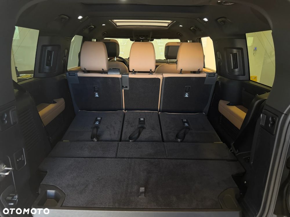 Land Rover Defender - 33