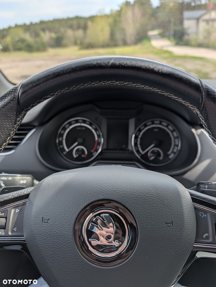 Skoda Octavia 2.0 TDI RS DSG - 15