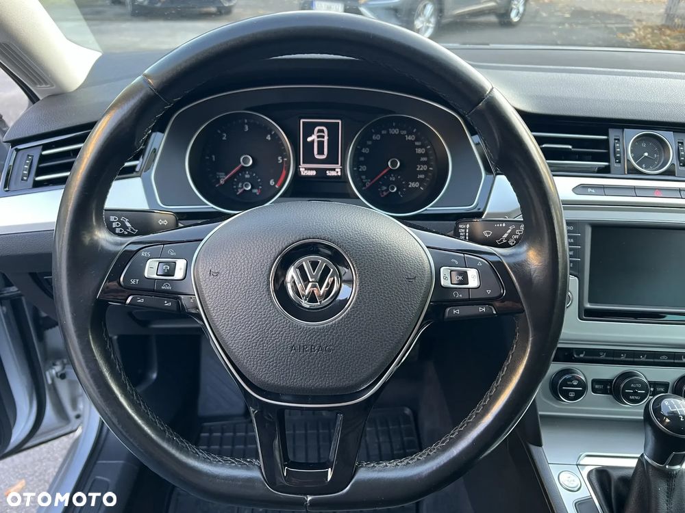 Volkswagen Passat 2.0 TDI BMT Comfortline - 14