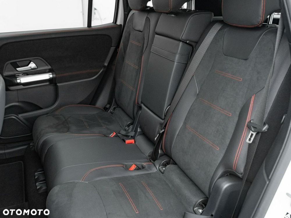 Mercedes-Benz GLB - 26