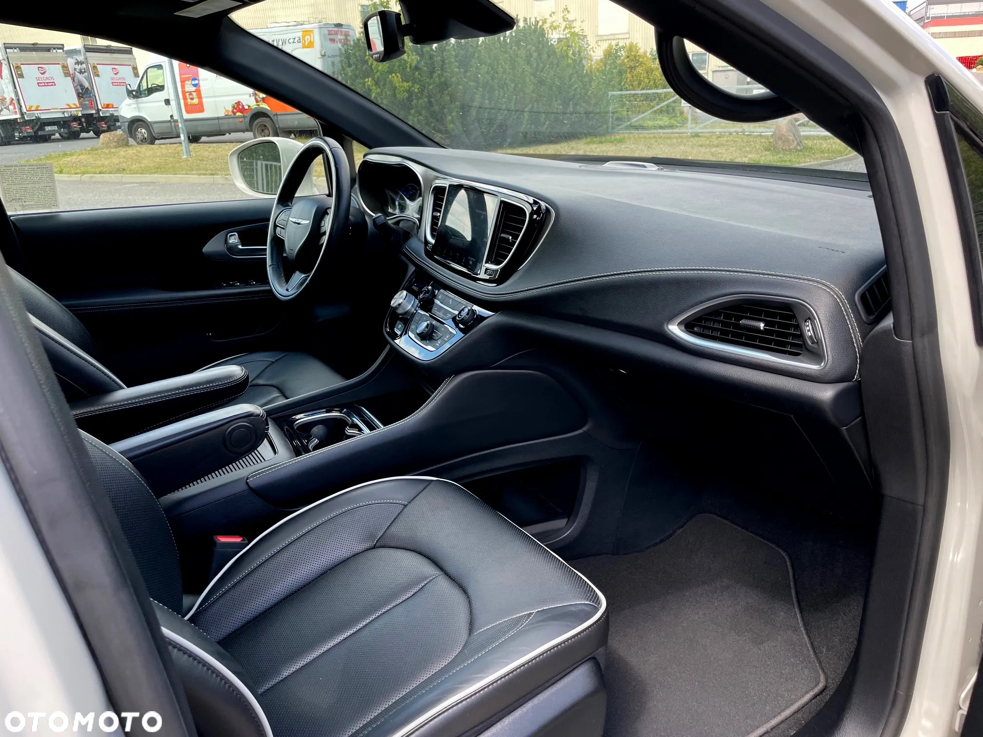 Chrysler Pacifica - 13