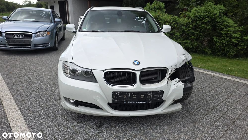 BMW 318D 2011 photo 4