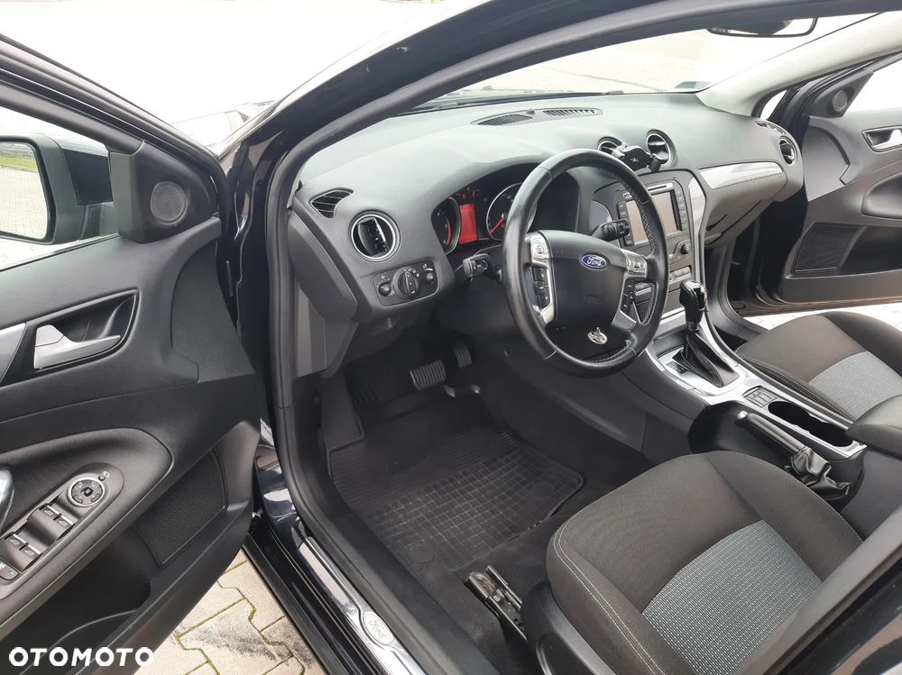 Ford Mondeo 2.0 TDCI Ambiente - 13