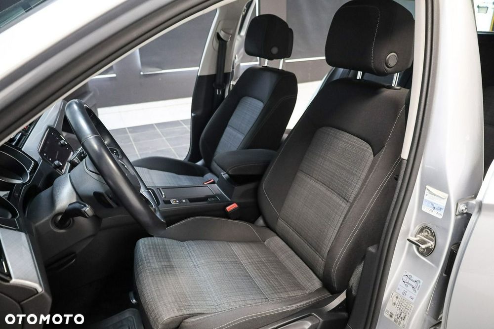 Volkswagen Passat - 15