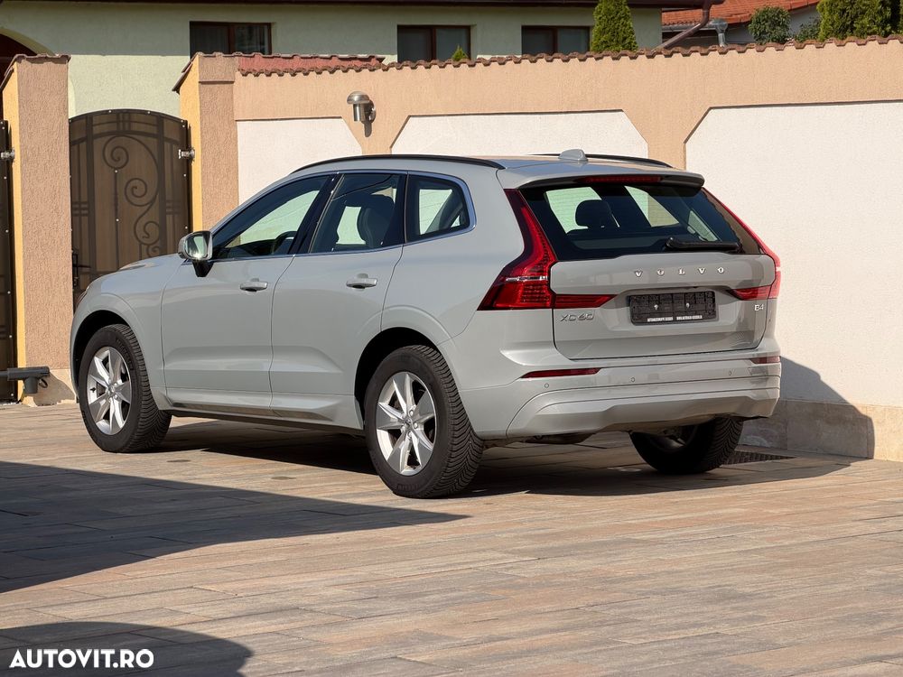 Volvo XC 60 B4 MHEV AT FWD Core - 8