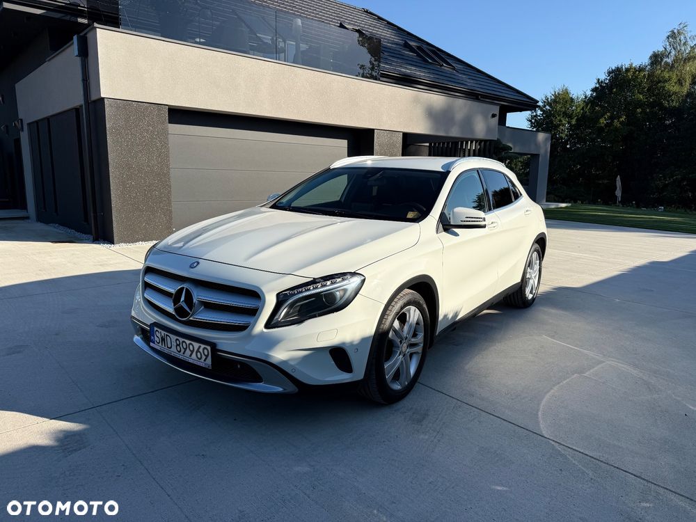 Mercedes-Benz GLA - 29