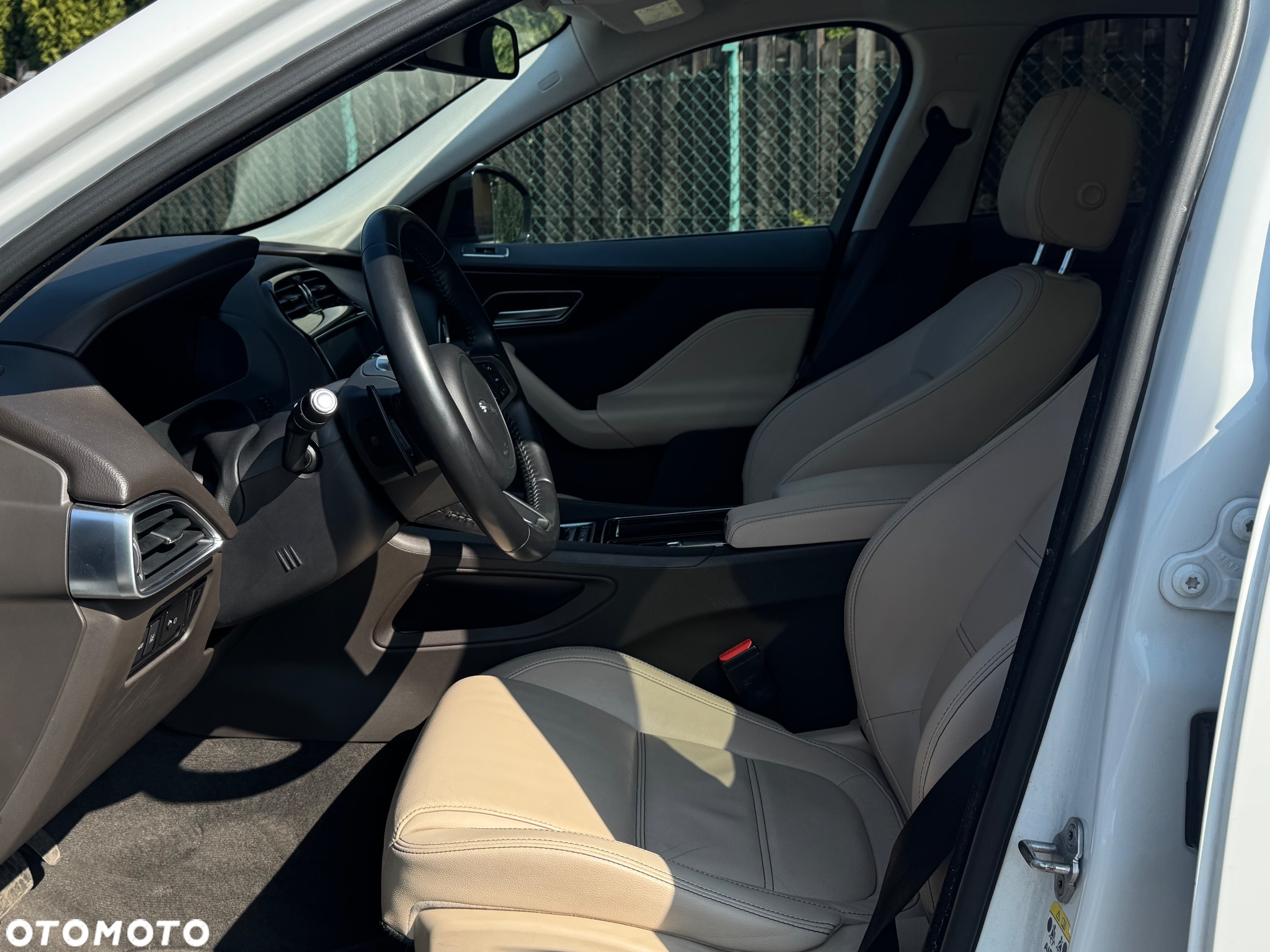Jaguar F-Pace 2.0 i4D AWD Prestige - 12