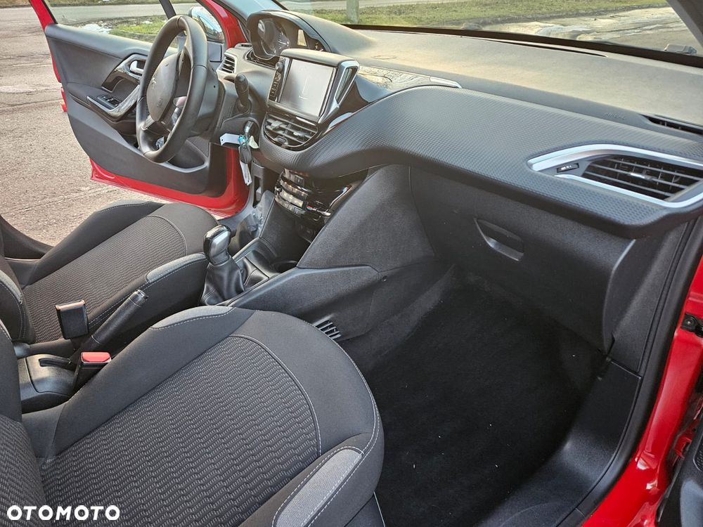 Peugeot 208 PureTech 82 Start & Stop Allure - 10