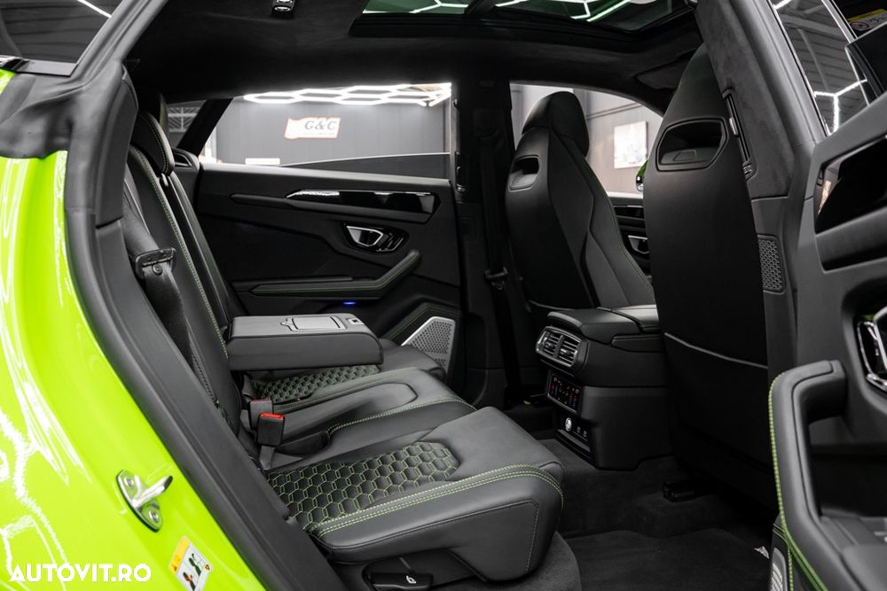 Lamborghini URUS Standard - 17