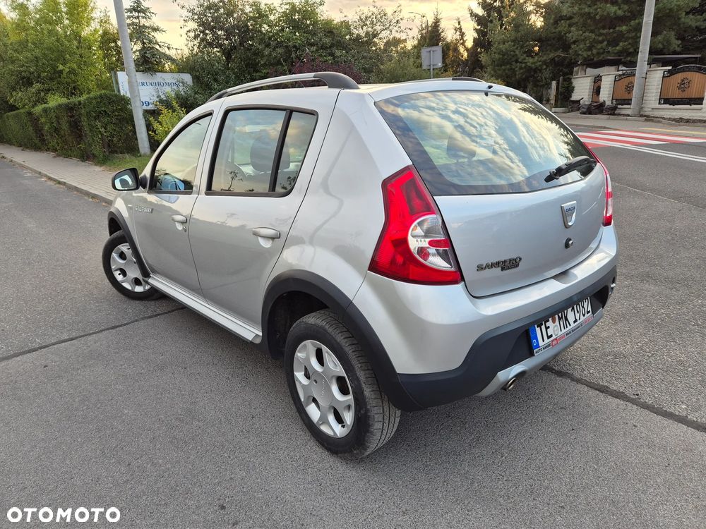 Dacia Sandero - 4