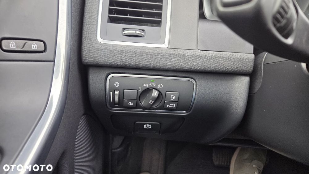 Volvo XC 60 D3 Geartronic Momentum - 19