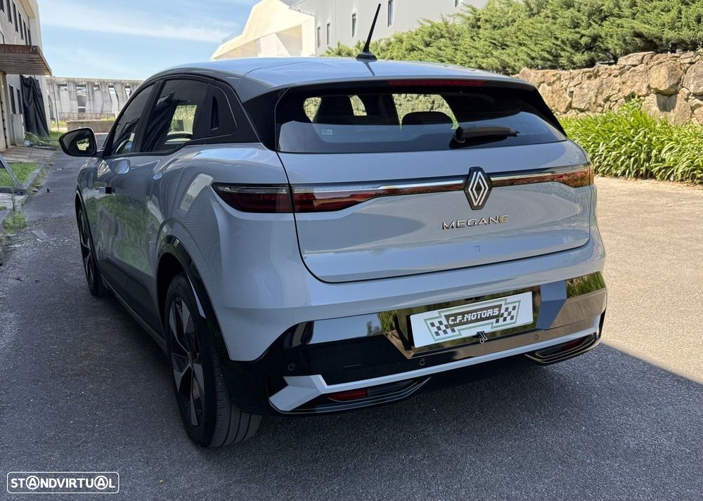 Renault Mégane E-Tech - 12
