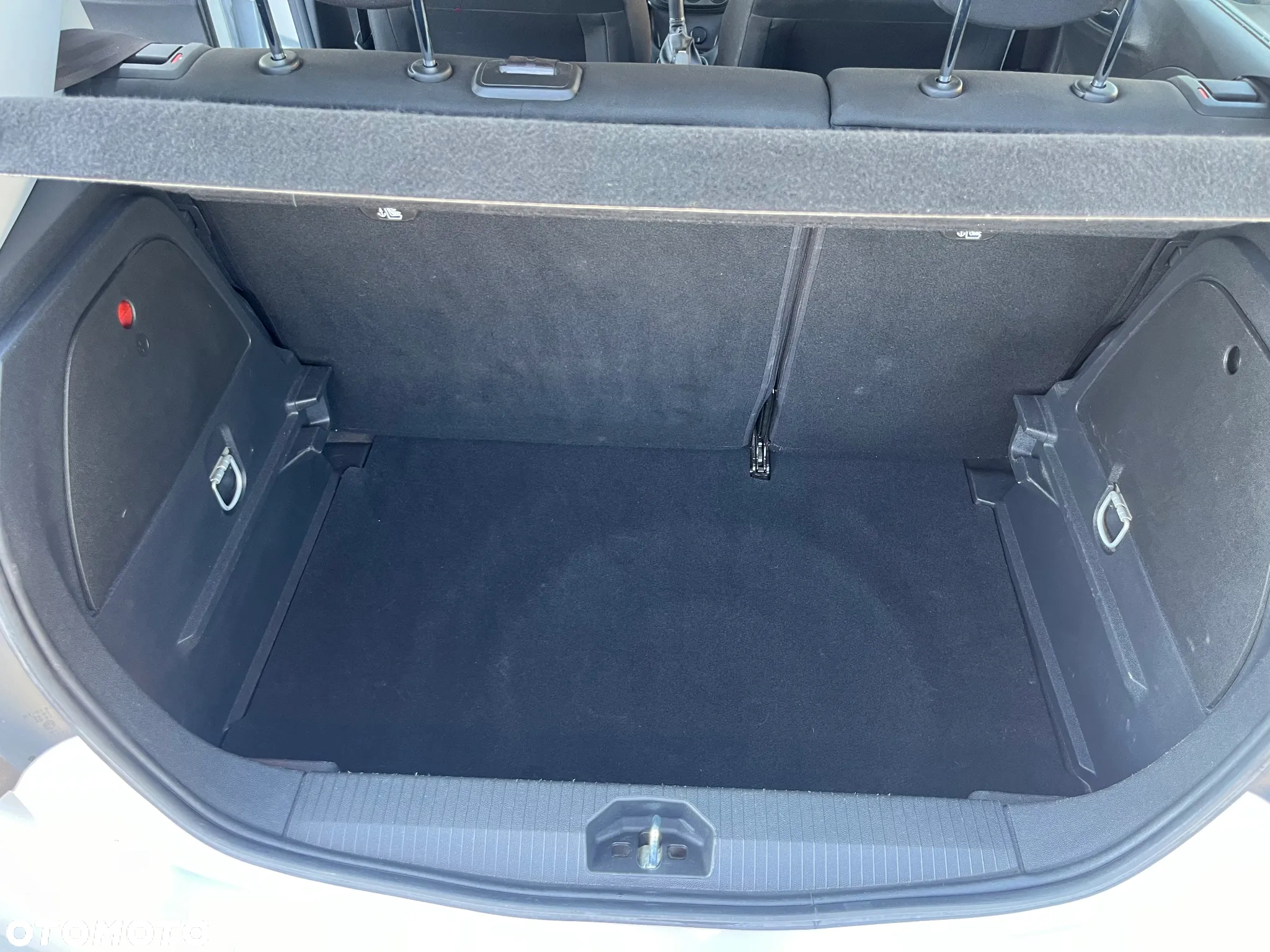Opel Corsa 1.4 Enjoy - 24