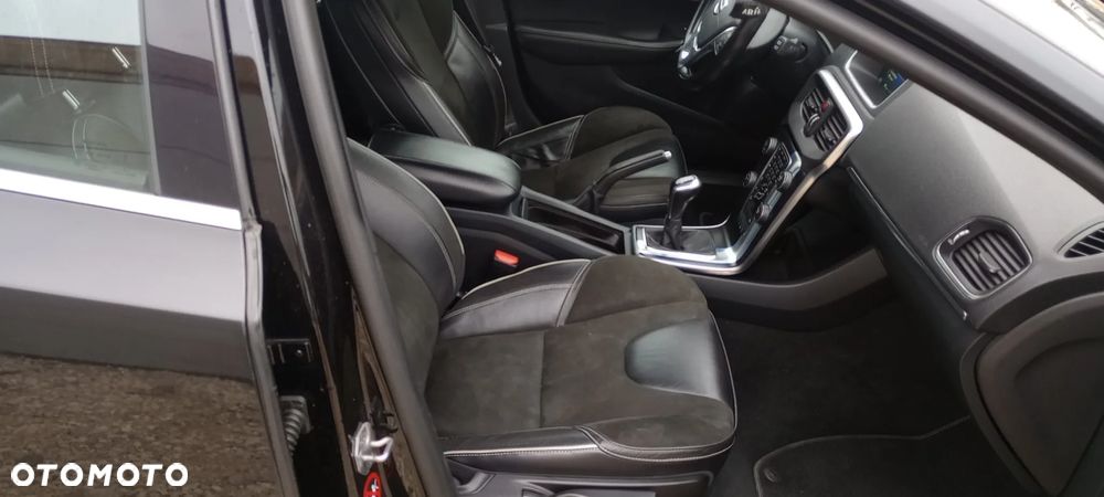 Volvo V40 D2 RDesign - 13