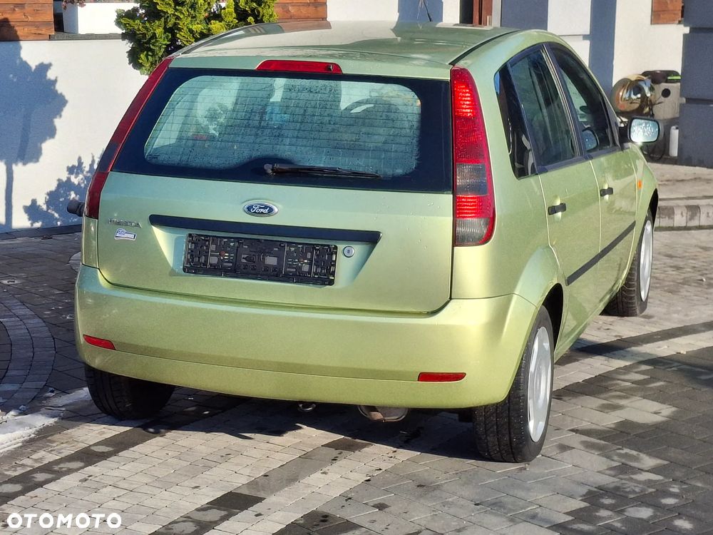 Ford Fiesta 1.3 Futura - 12