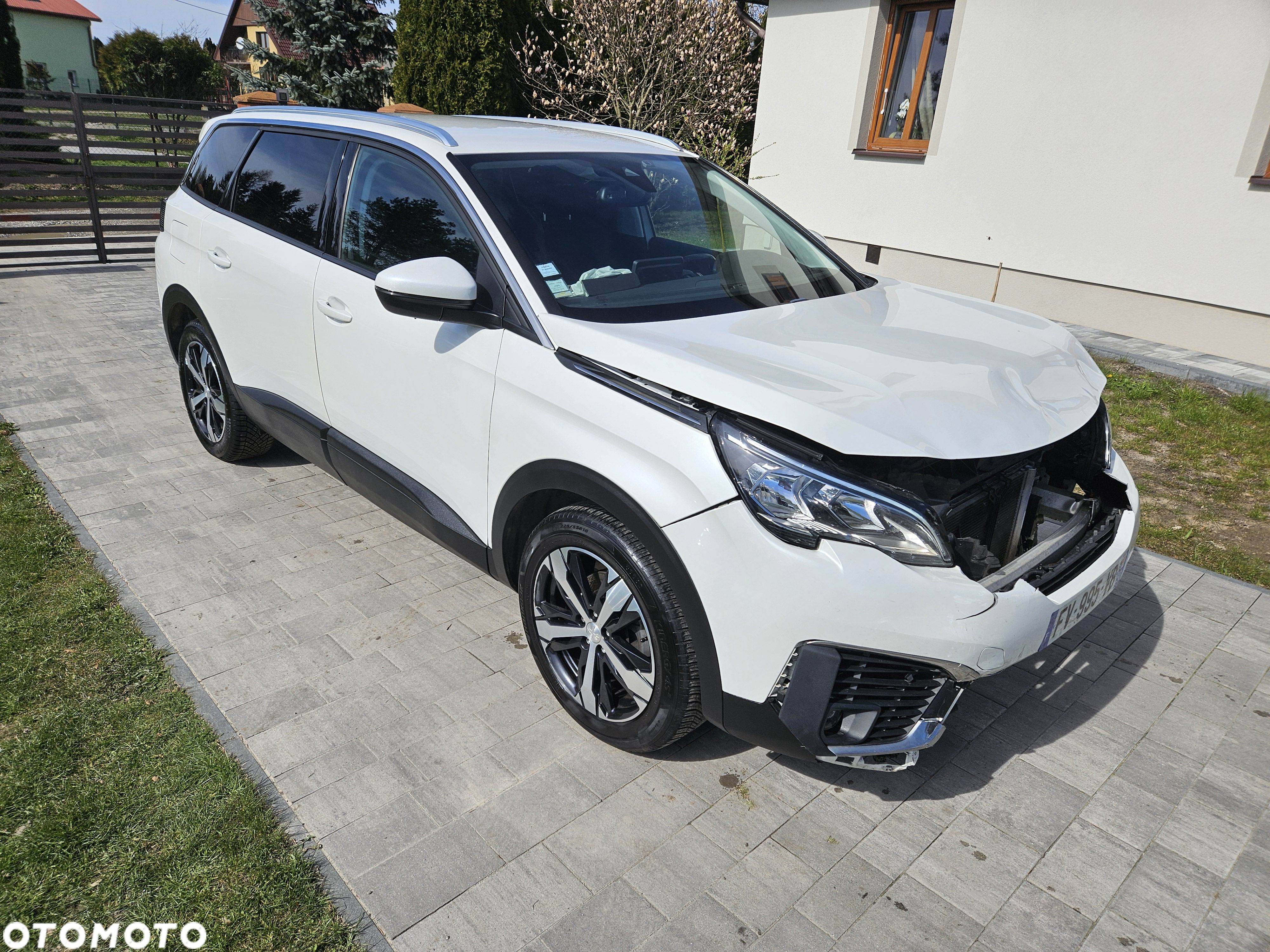 Peugeot 5008 1.5 BlueHDi Active S&S EAT8 - 1