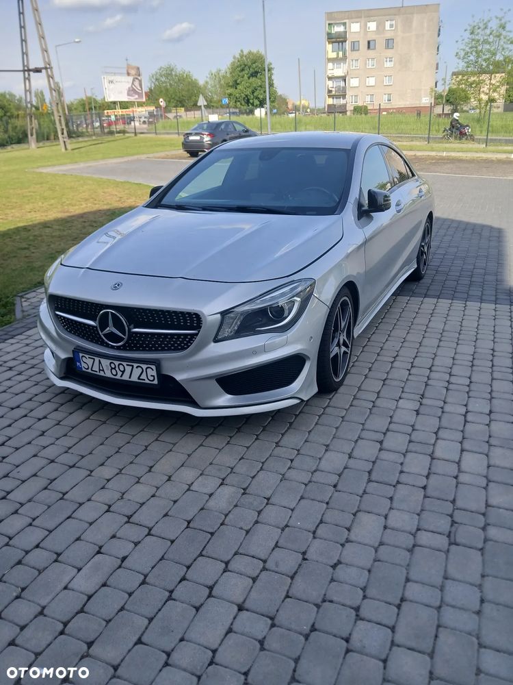 Mercedes-Benz CLA 180 AMG Line - 1