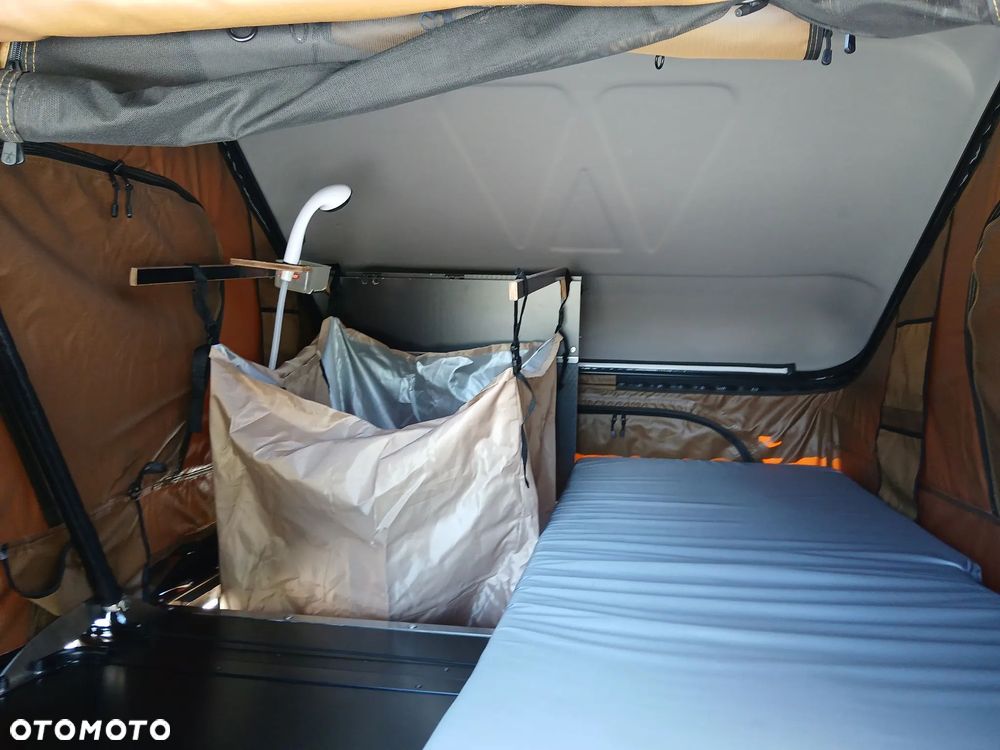 Toyota Hilux 2.8 D-4D mHEV Double Cab Invincible 4x4 - 21