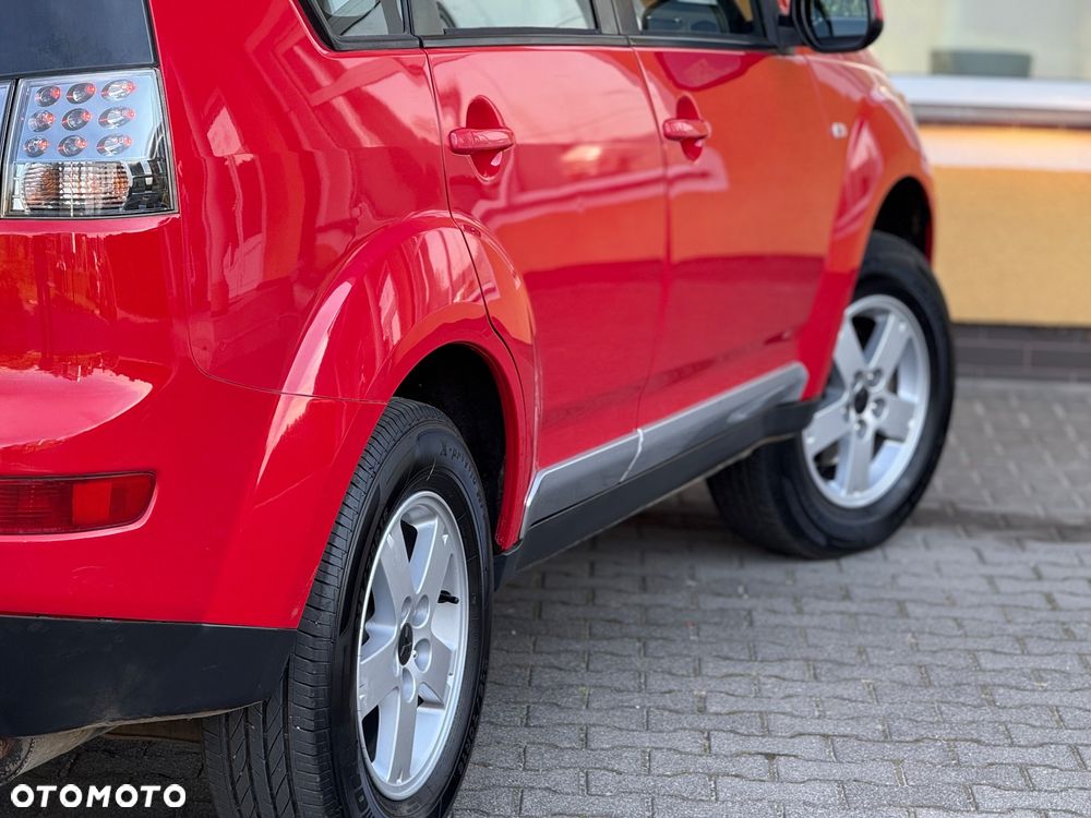 Mitsubishi Outlander 2.0 DI-D 4WD Instyle - 12