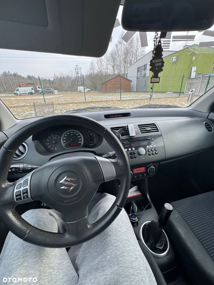 Suzuki Swift 1.3 Club - 13