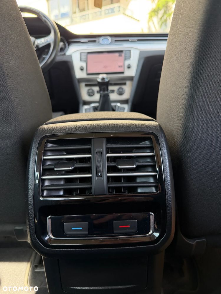 Volkswagen Passat 2.0 TDI BMT Trendline - 15