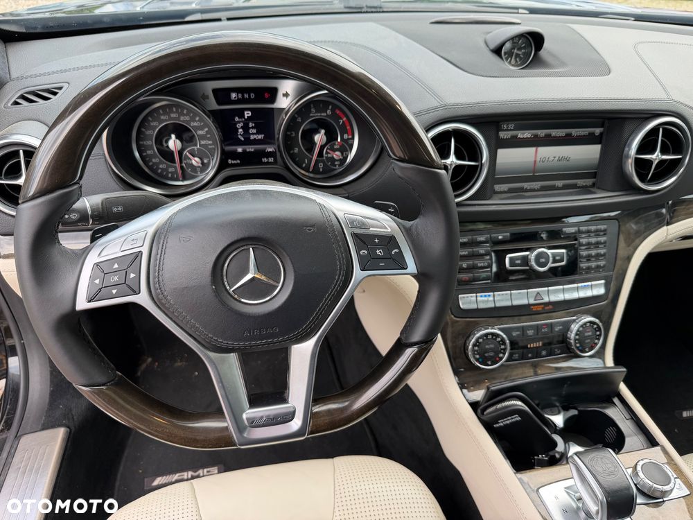 Mercedes-Benz SL 63 AMG - 31