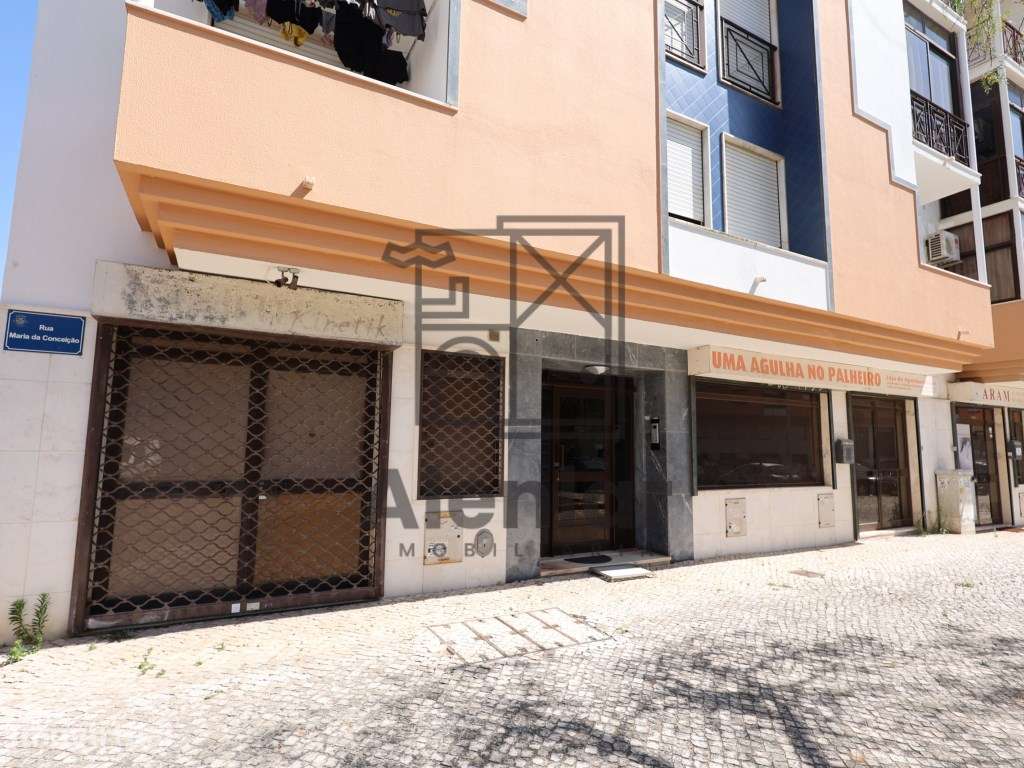 Garagem com WC à Venda | Excelente Localização no Sobralinho - Grande imagem: 4/10