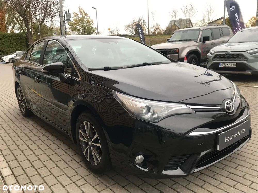 Toyota Avensis 1.8 Premium - 11