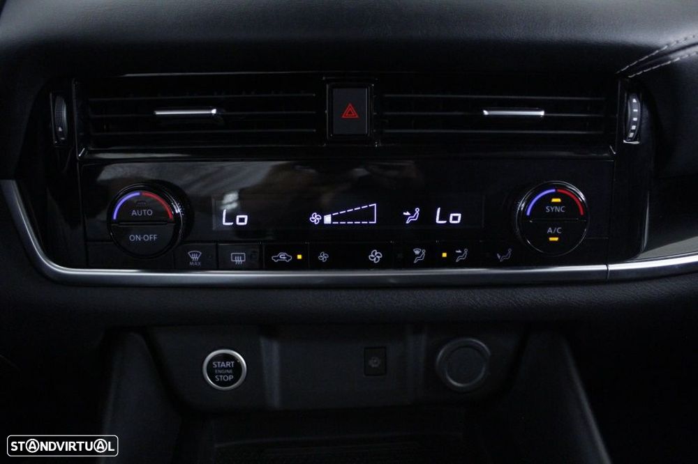 Nissan Qashqai 1.3 DIG-T N-Connecta LED Xtronic - 29