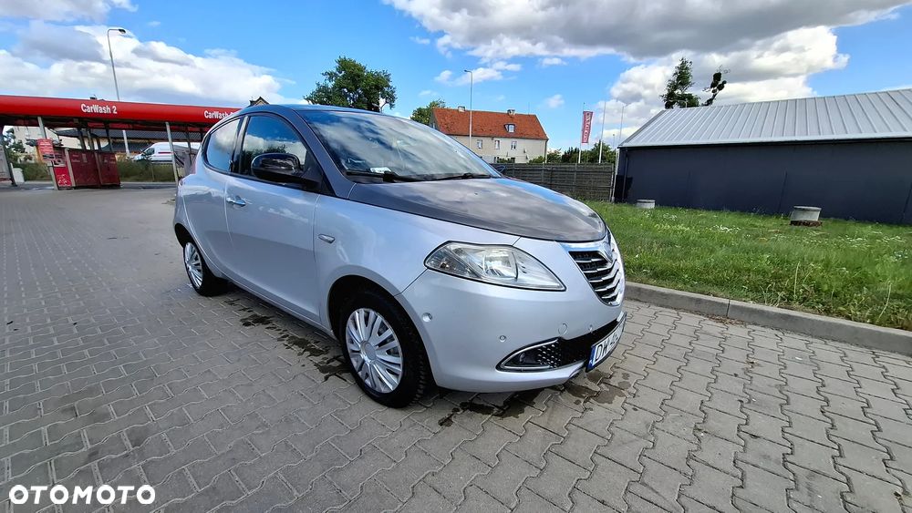 Lancia Ypsilon 0.9 Platinum S&S - 7