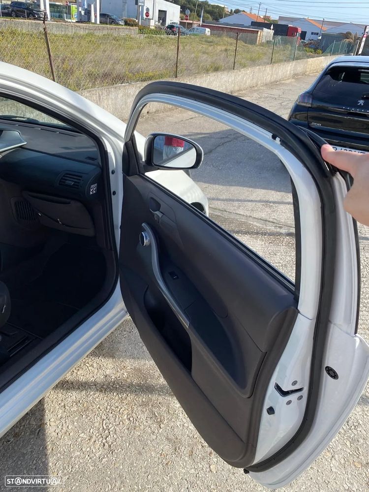 Toyota iQ 1.4 D-4D - 8