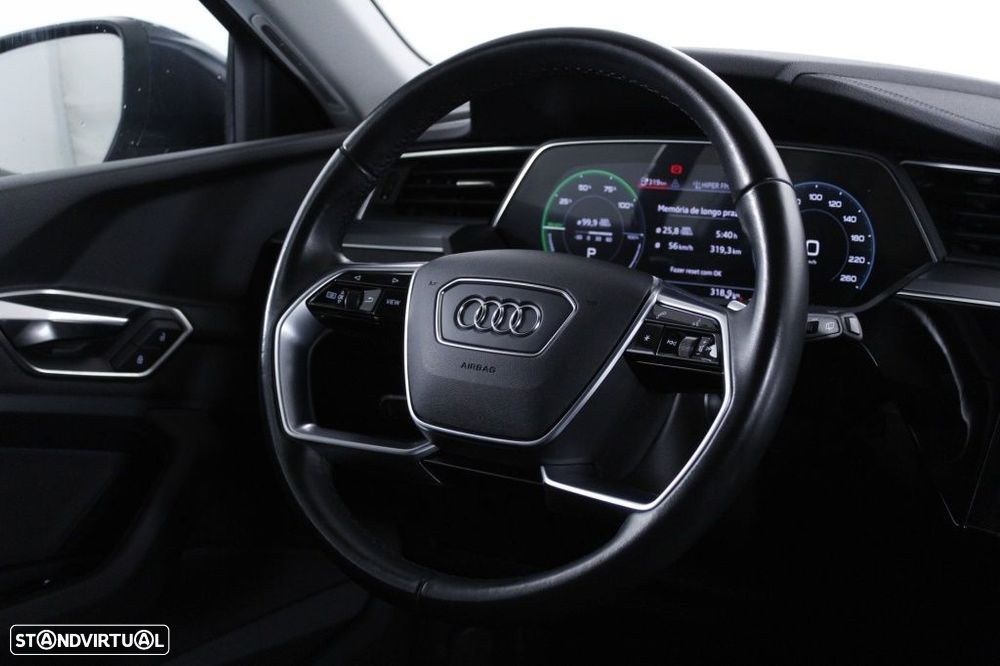 Audi Q8 e-Tron 55 quattro Advanced - 16