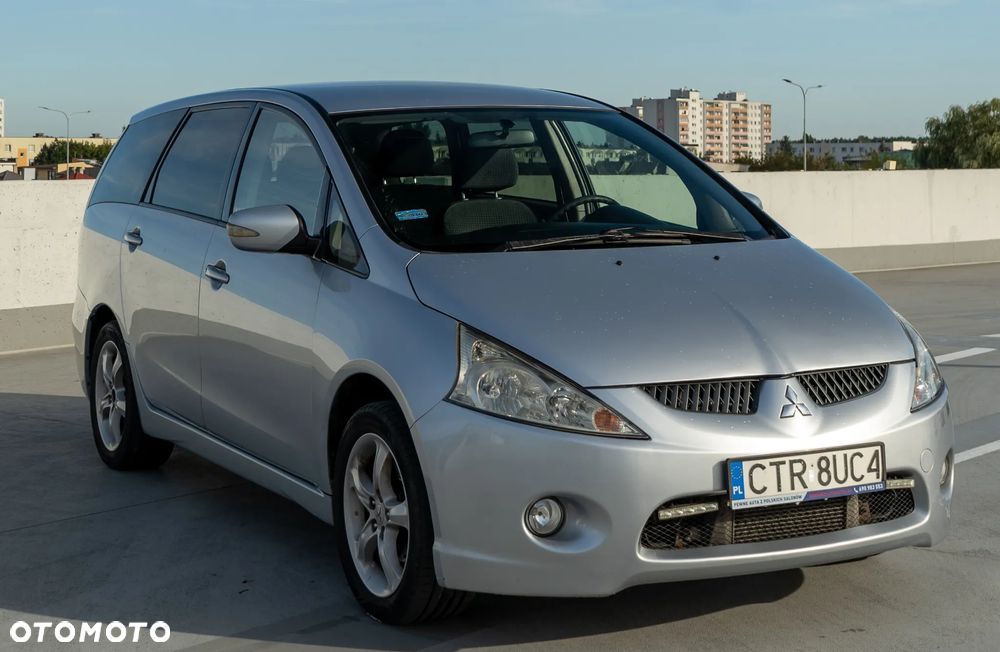 Mitsubishi Grandis 2.0 DI-D 6-Sitzer Intense - 2