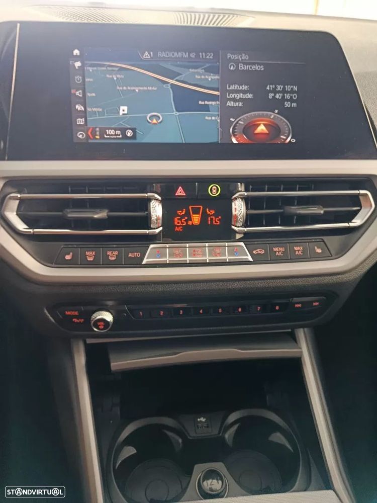 BMW 320 d Pack Desportivo M Auto - 33