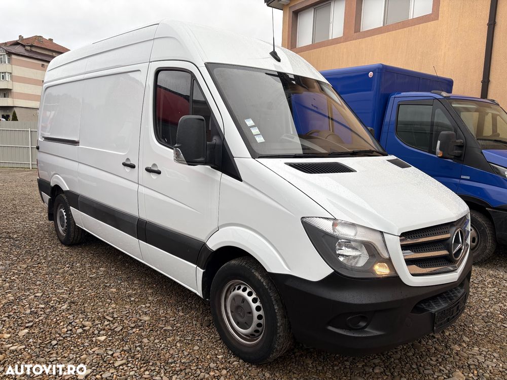 Mercedes-Benz Sprinter - 2