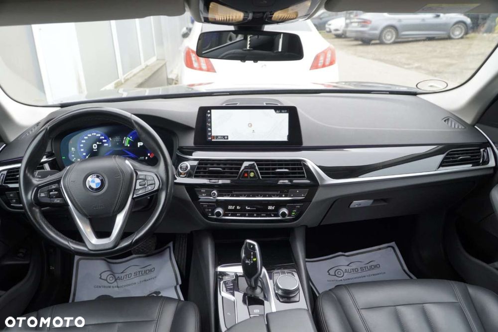 BMW Seria 5 520d Sport Line sport - 5