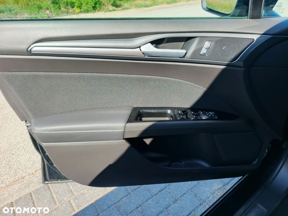 Ford Mondeo 2.0 Hybrid Titanium - 12