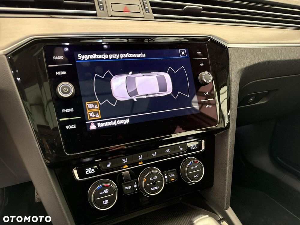 Volkswagen Passat - 21