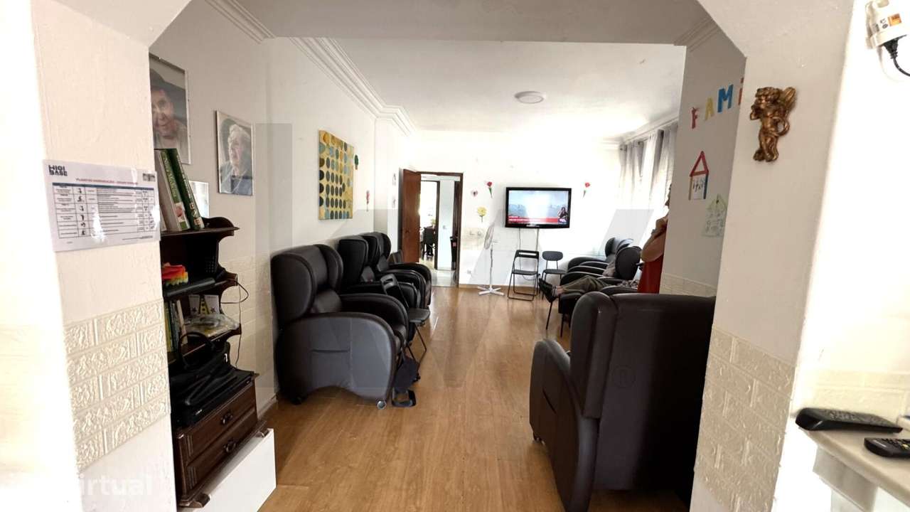 Oeiras | Moradia com 320 m2 | 3 Pisos – Junto à Estação (Saúde, Alojam - Grande imagem: 4/28