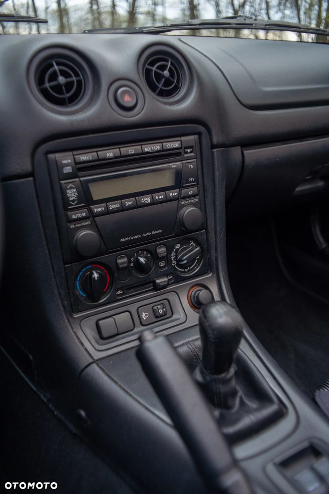 Mazda MX-5 1.6i 16V - 17