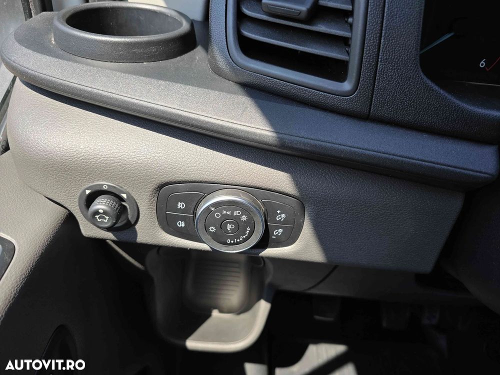 Ford Transit - 12