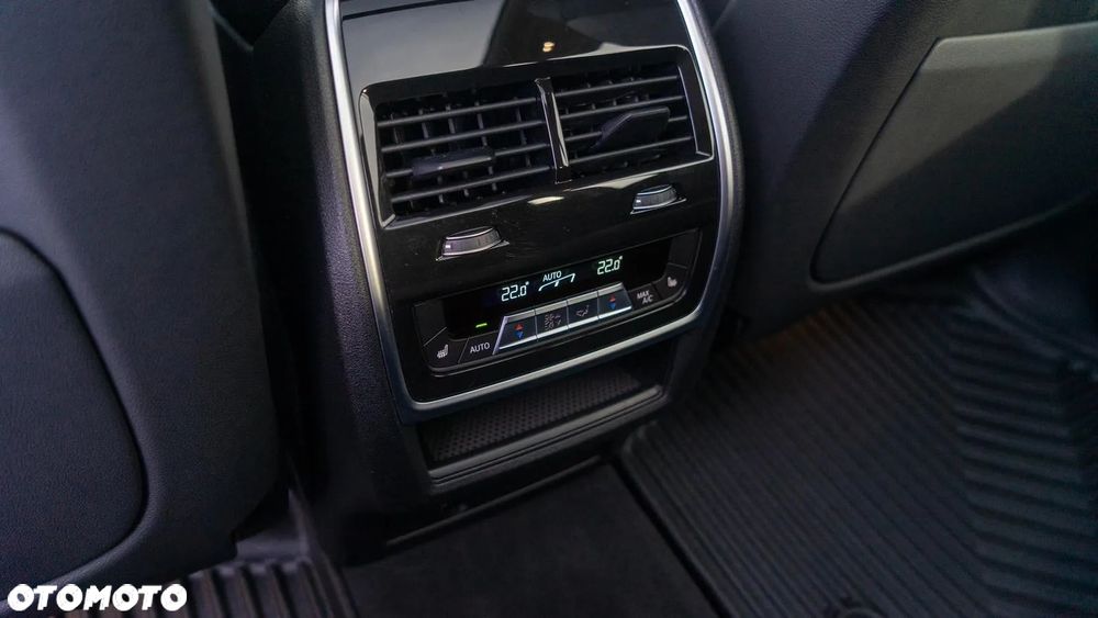 BMW X7 - 27
