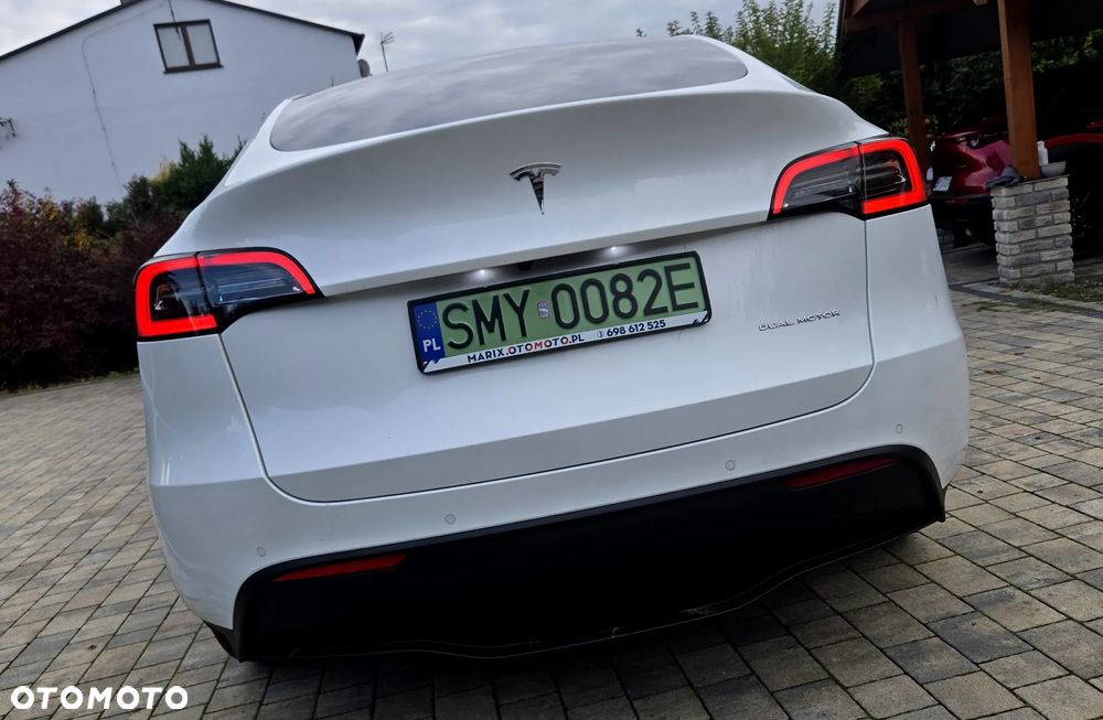 Tesla Model Y Long Range Dual Motor AWD - 19