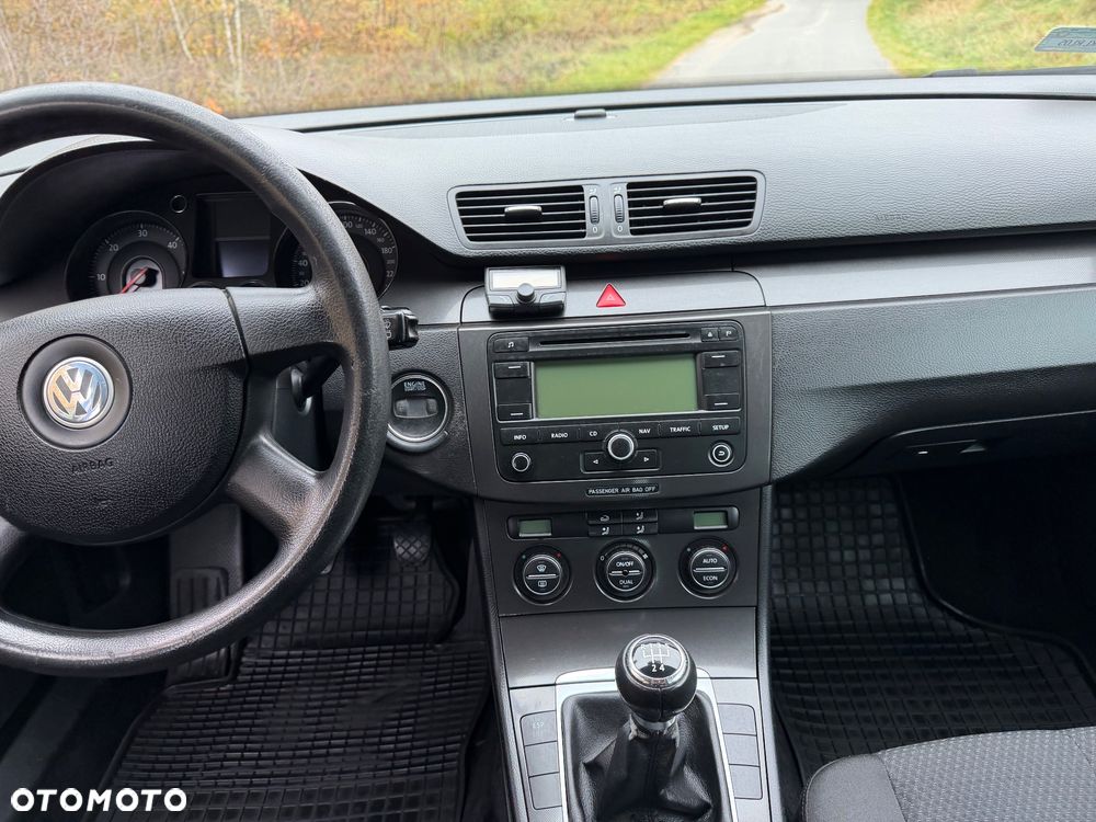 Volkswagen Passat - 15