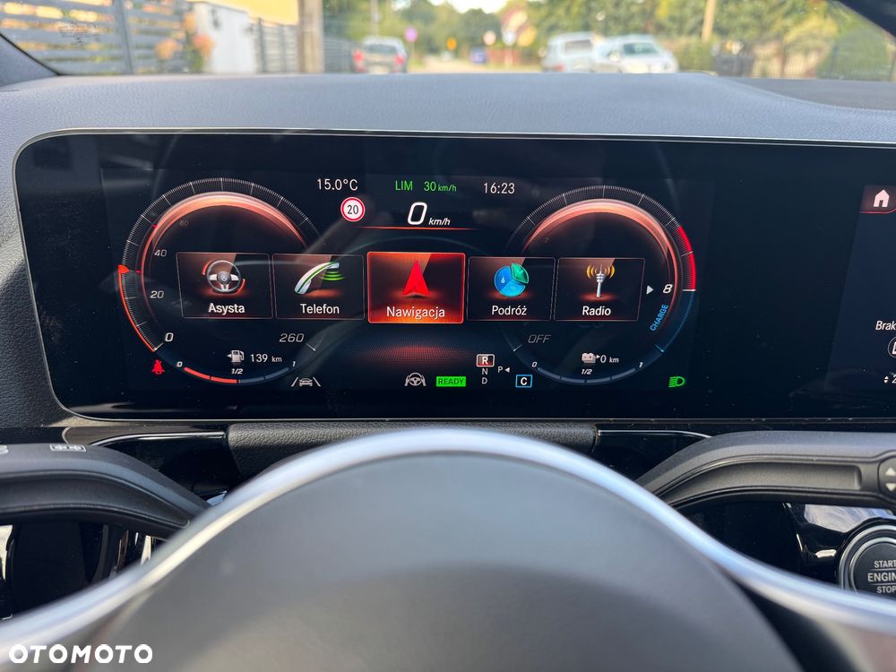 Mercedes-Benz GLA 250e AMG Line - 24