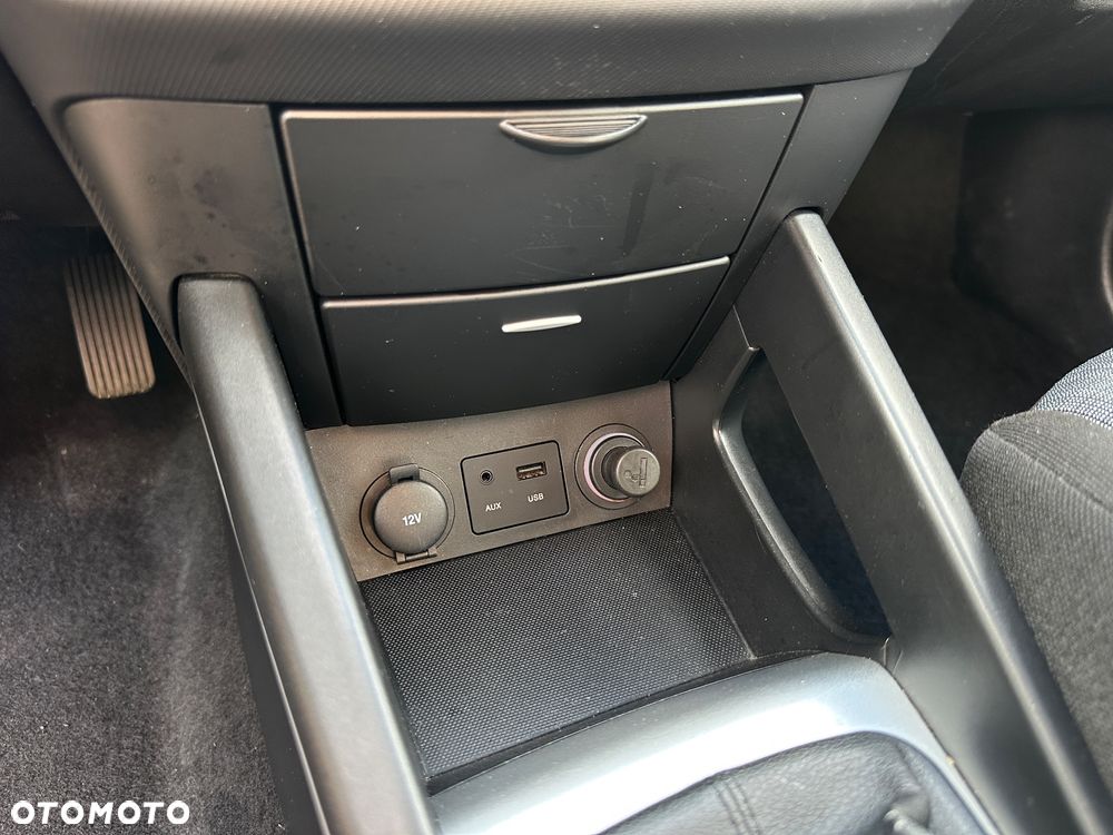 Kia Ceed - 27