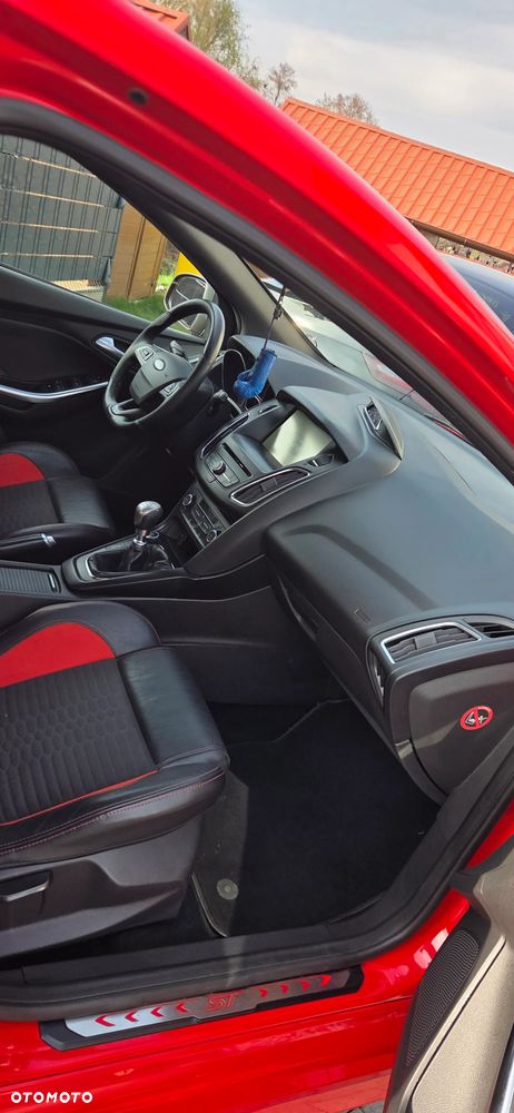 Ford Focus 2.0 EcoBoost ST - 9