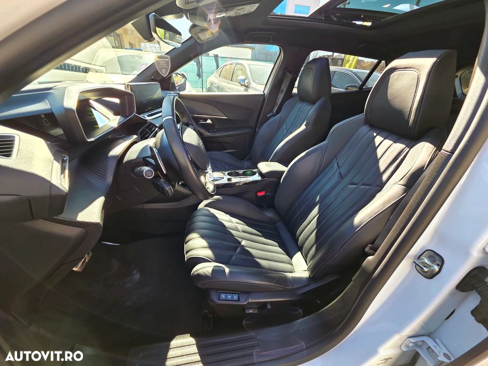 Peugeot 2008 PureTech 155 EAT8 GT - 26