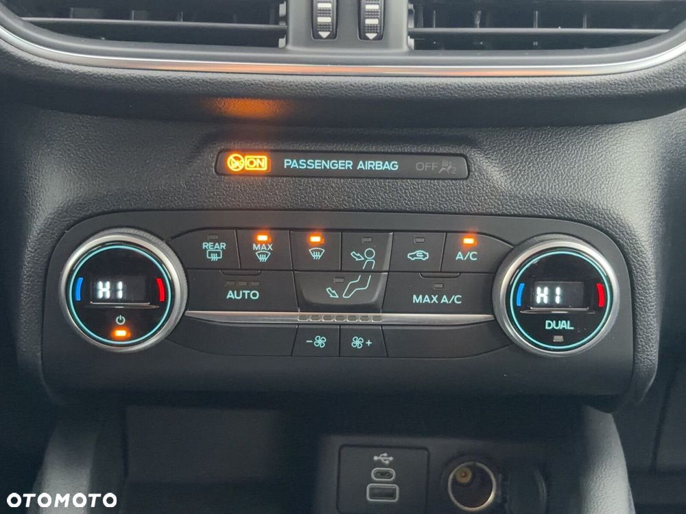 Ford Kuga 2.5 FHEV FWD Titanium - 22